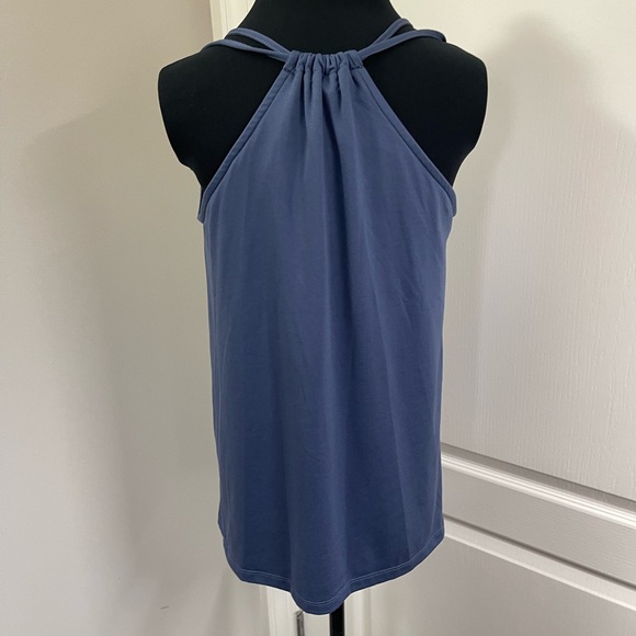 Women's Blue Ink & Ivy Sleeveless V-Neck tank Size S Casual with built in bra - Picture 2 of 9